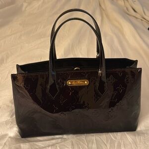 Louis Vuitton patent top handle .